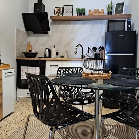 Stylish City Center Apartment เซเรส ภายนอก รูปภาพ