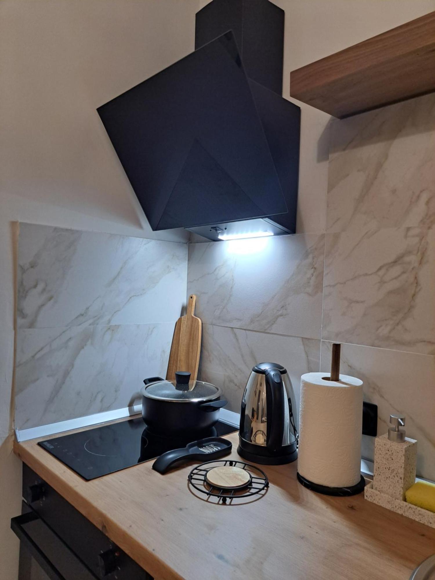Stylish City Center Apartment เซเรส ภายนอก รูปภาพ