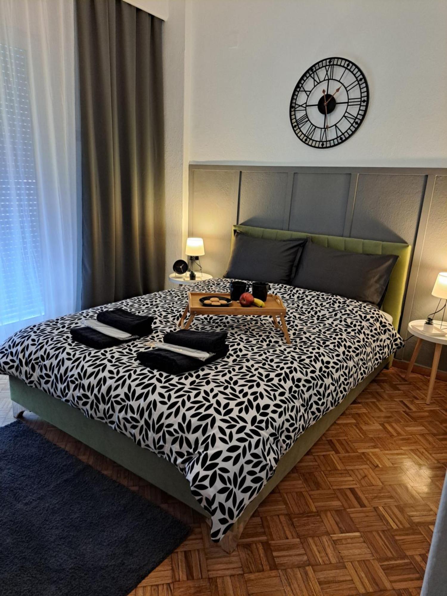 Stylish City Center Apartment เซเรส ภายนอก รูปภาพ