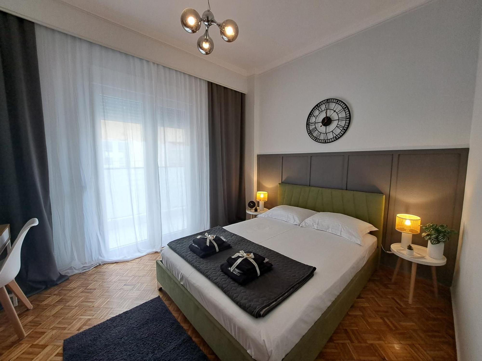 Stylish City Center Apartment เซเรส ภายนอก รูปภาพ