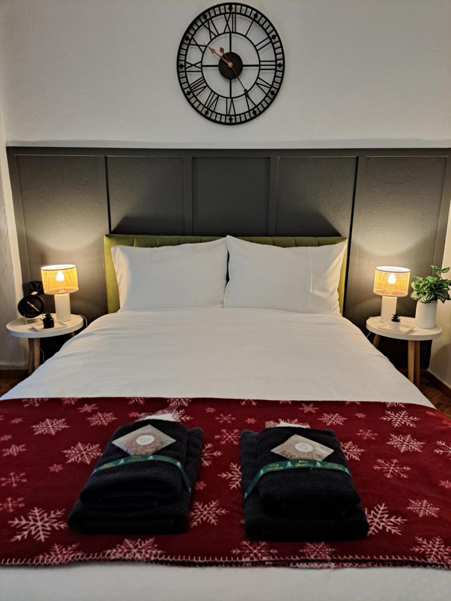Stylish City Center Apartment เซเรส ภายนอก รูปภาพ